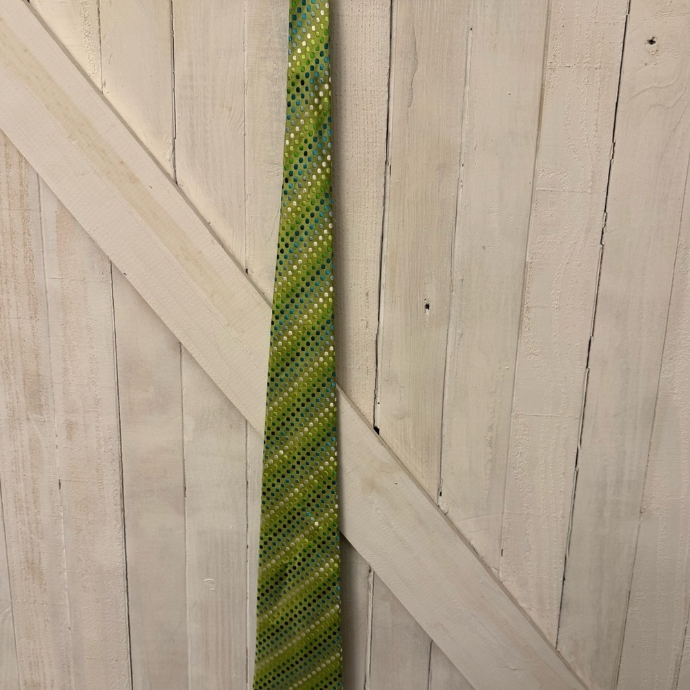 Geoffrey Beene necktie